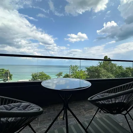 Magnit у самого моря Apartment *