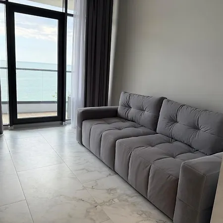 Magnit у самого моря *